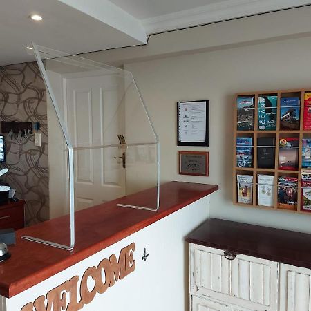 Tyger Hills Guest House Белвил Екстериор снимка